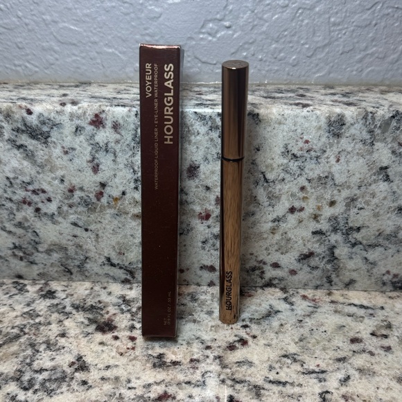 Hourglass Ultra Black Liquid Eyeliner - Picture 2 of 7